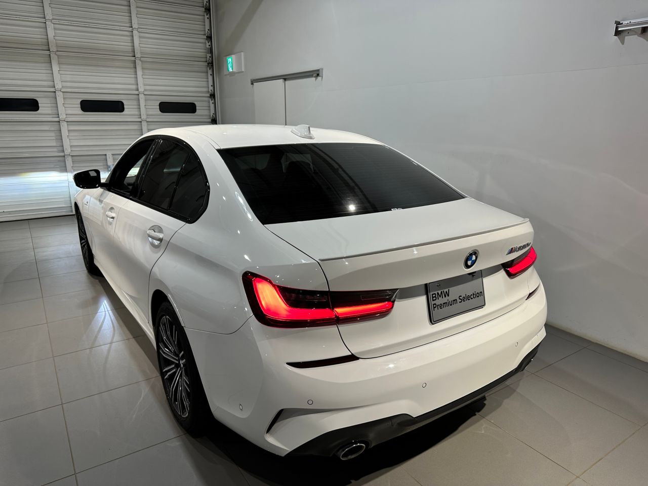 G20 330e Saloon RHD