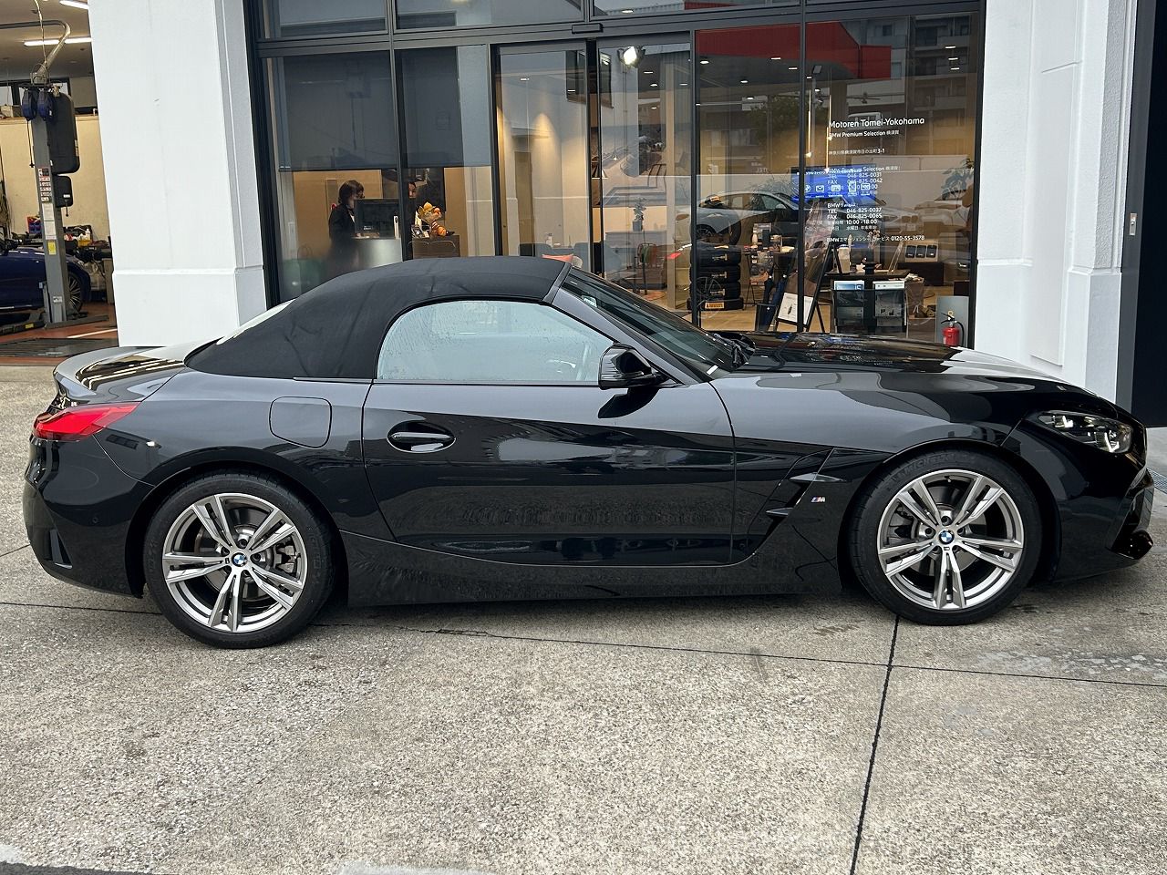 G29 z4 sDrive20i RHD