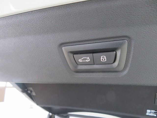 G26 i4 eDrive40 RHD