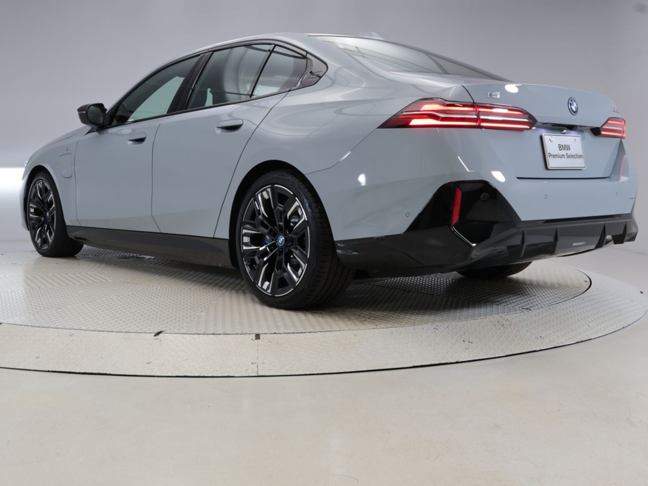 BMW i5 M60 xDrive Sedan RHD