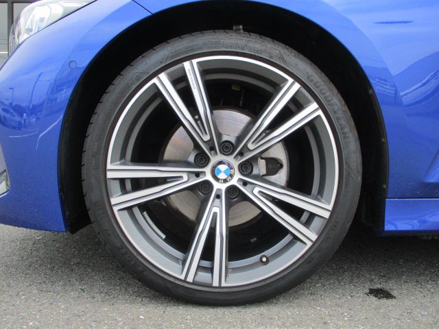 320d xDrive Berline RHD