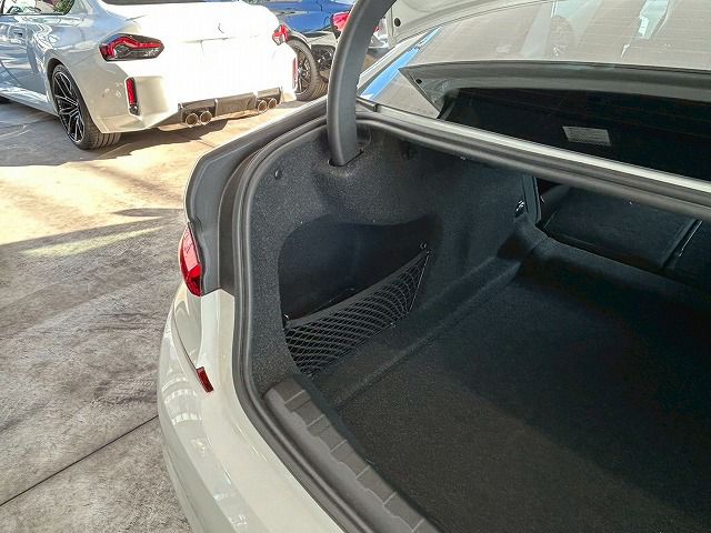 G20 320d xDrive RHD Saloon