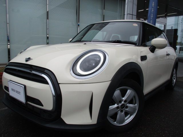 THE NEW MINI ONE 3 DOOR.