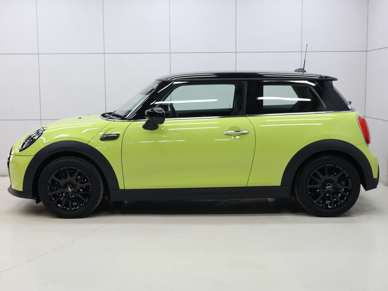 MINI Cooper F56 RHD