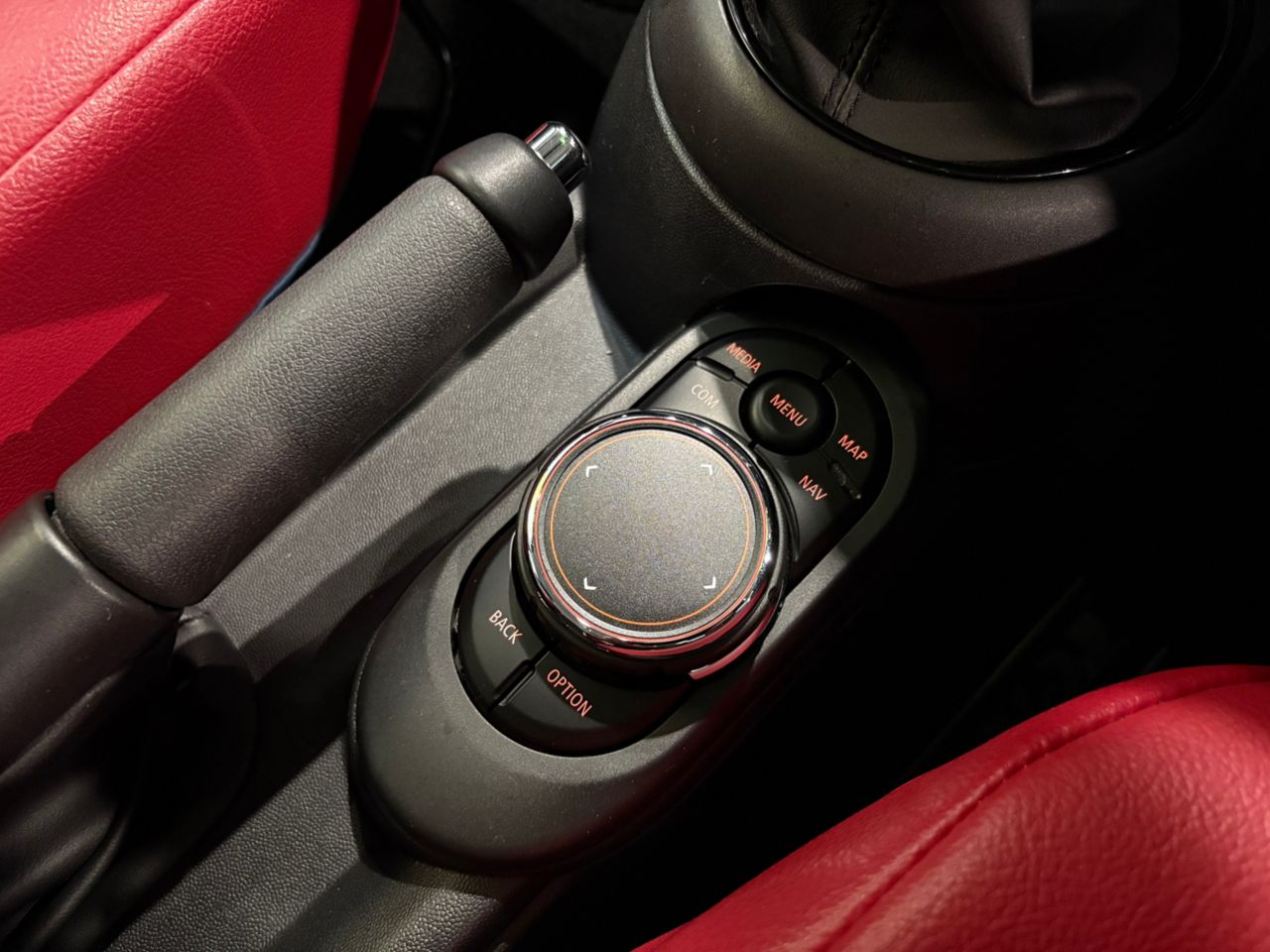 F55 COOPER D (AT)