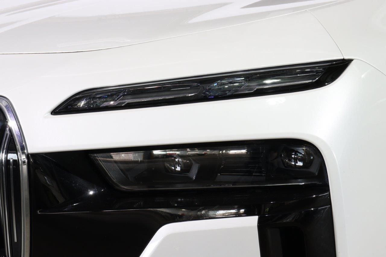 i7 xDrive60 Sedan RHD