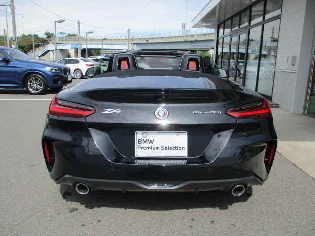 G29 z4 sDrive20i RHD