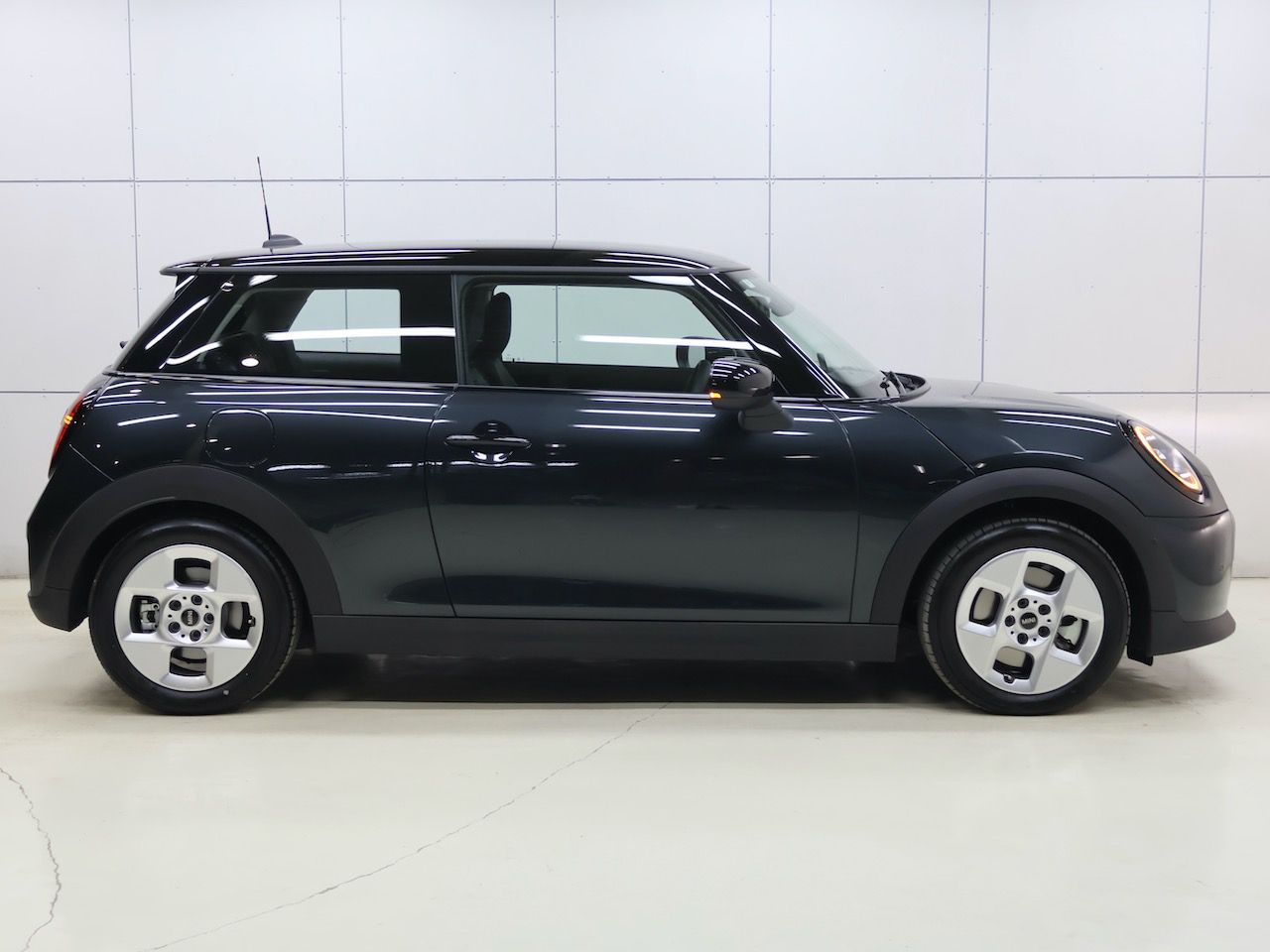 F66 MINI Cooper C 3Dr