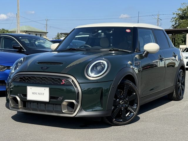 MINI COOPER S 5 DOOR RESOLUTE EDITION.