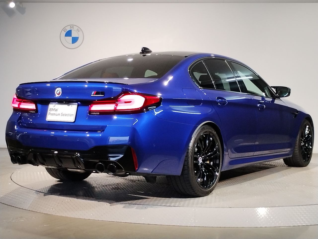 M5 Sedan RHD