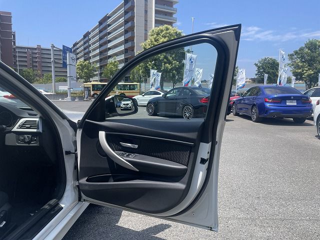 320D SEDAN RHD