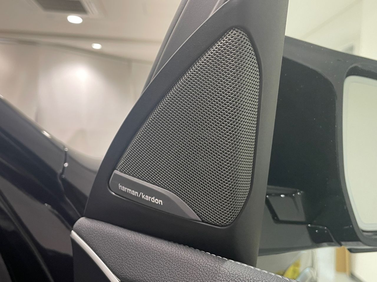 G02 X4 M40i RHD LCI