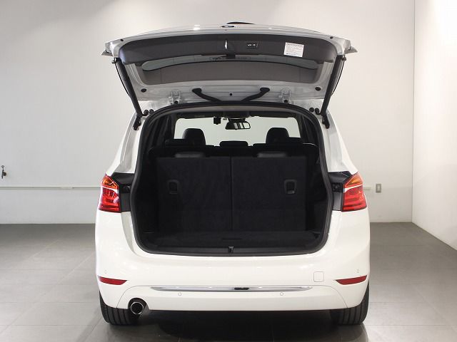 218D GRAN TOURER RHD
