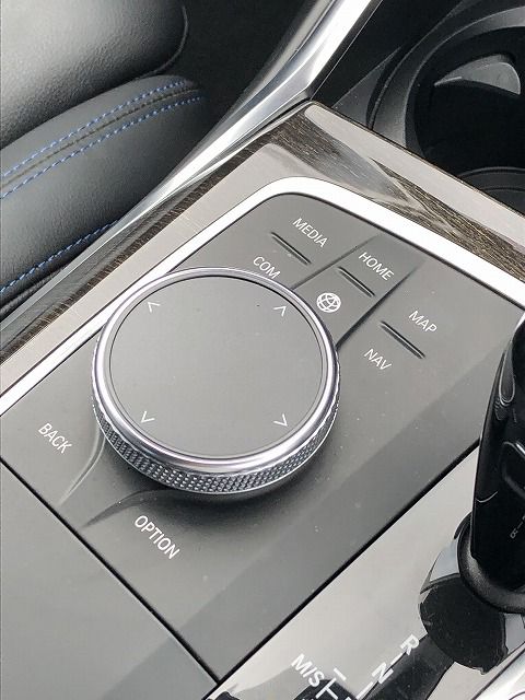 320i Sedan RHD