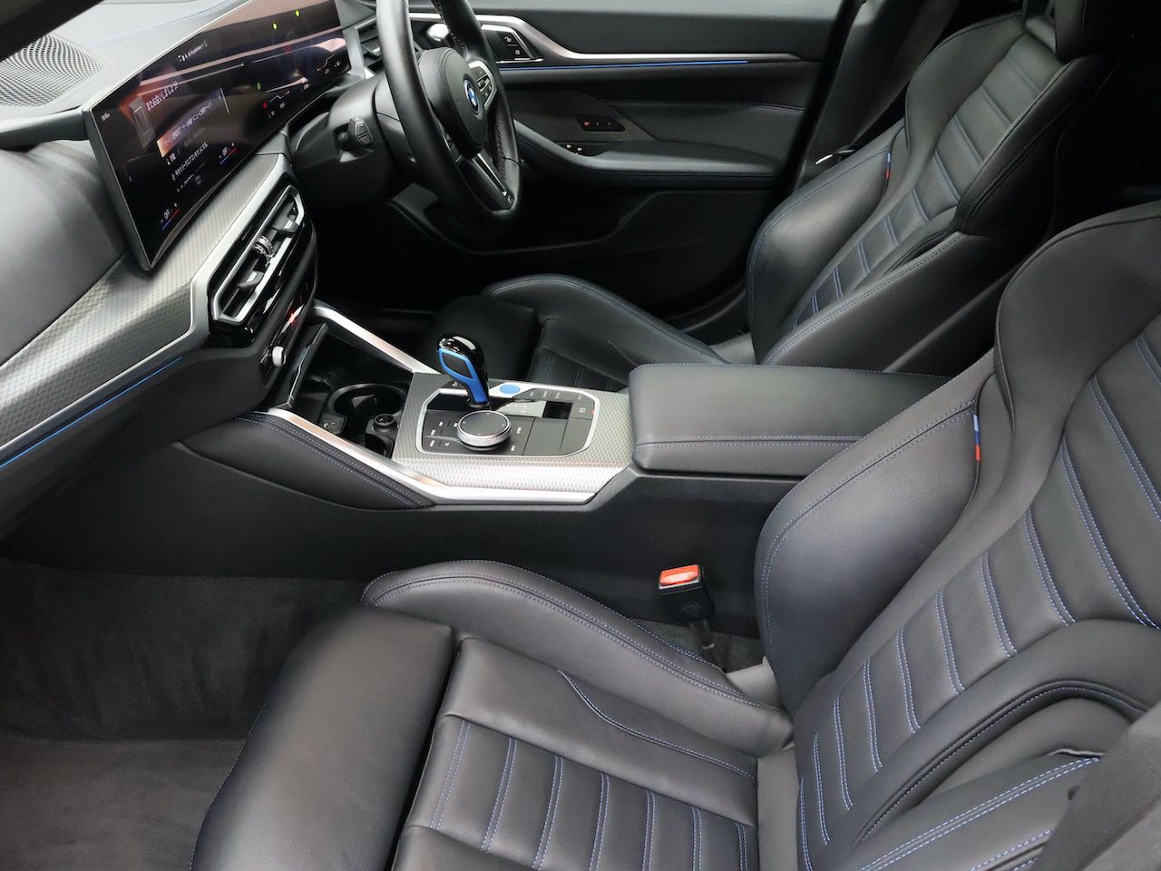 G26 i4 M50 RHD