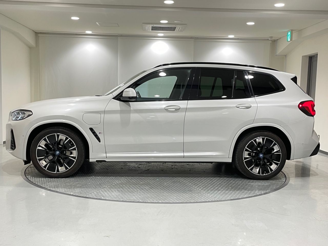 G08 iX3 BEV RHD