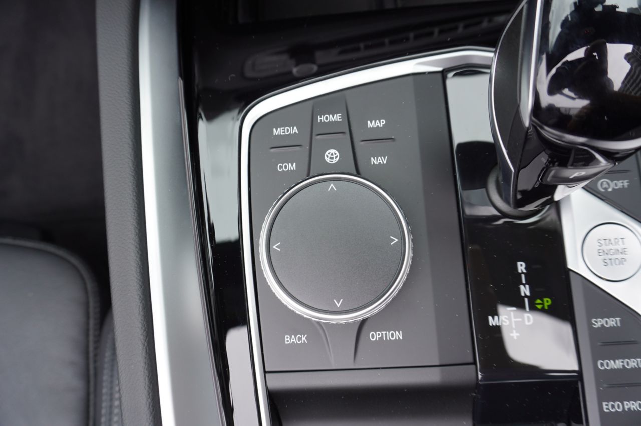 G29 z4 sDrive20i RHD