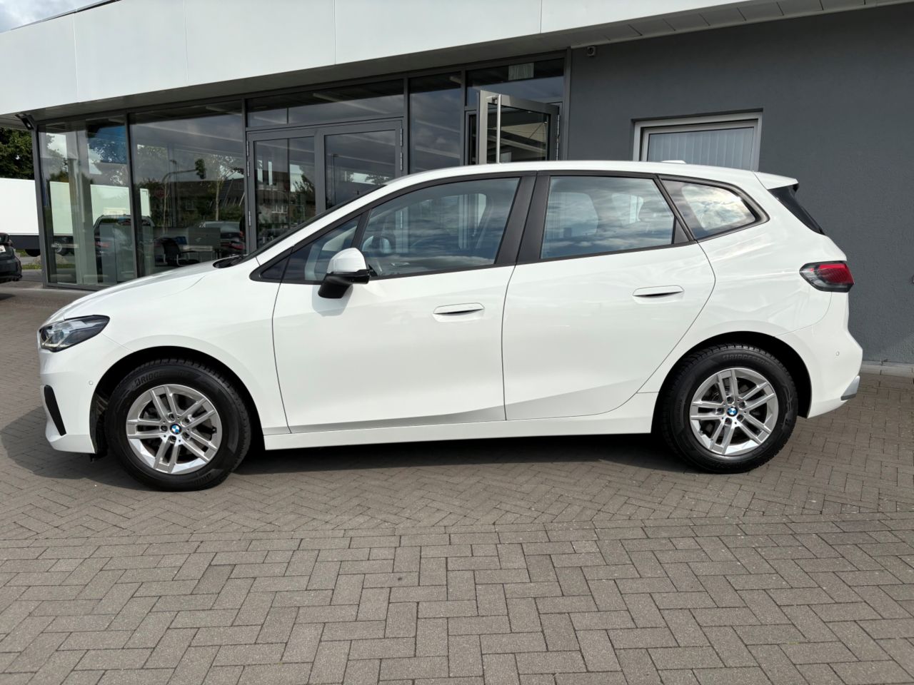 BMW 218