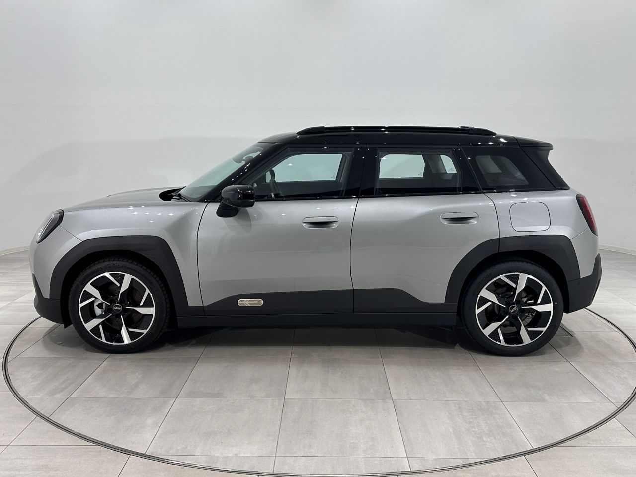 J05 MINI Aceman E