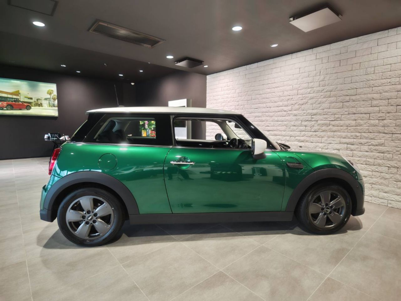 MINI Cooper F56 RHD