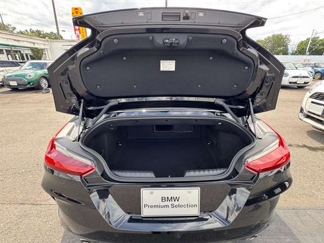 G29 z4 sDrive20i RHD