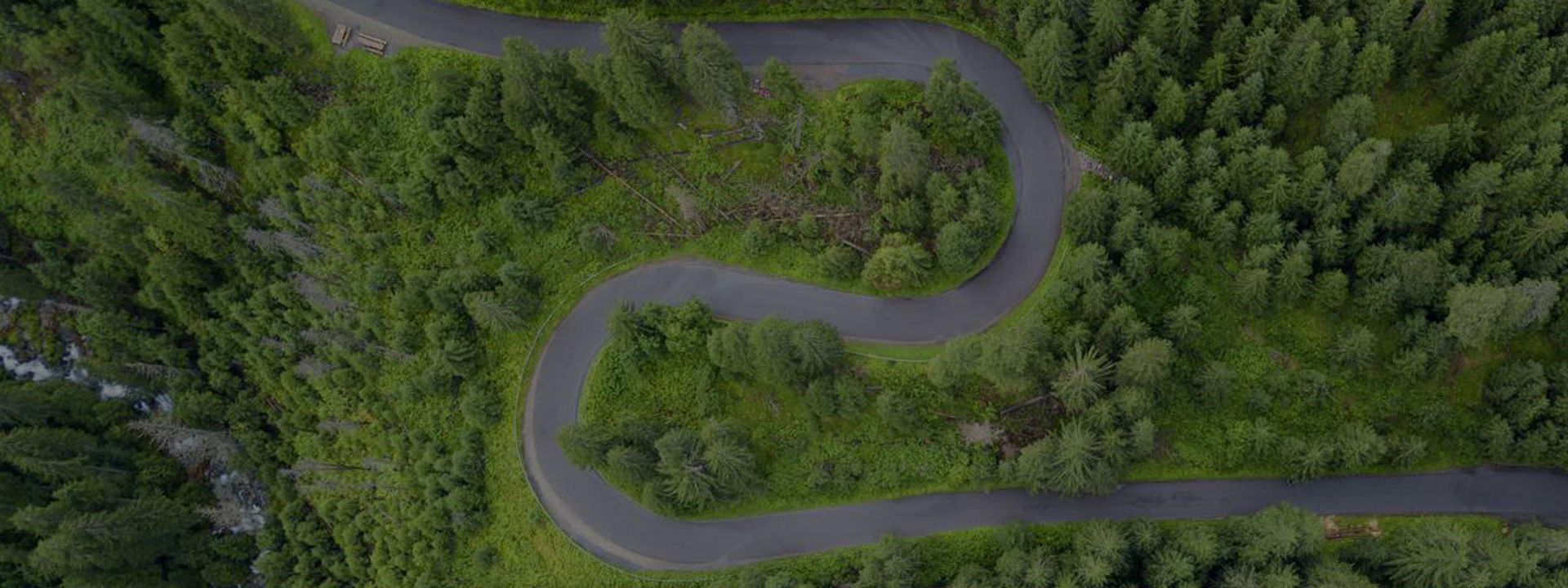 birds eye view of an empty road