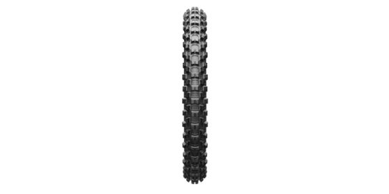 Detailní záběr pneumatiky Bridgestone Battlecross X31 pro terénní motocykly.