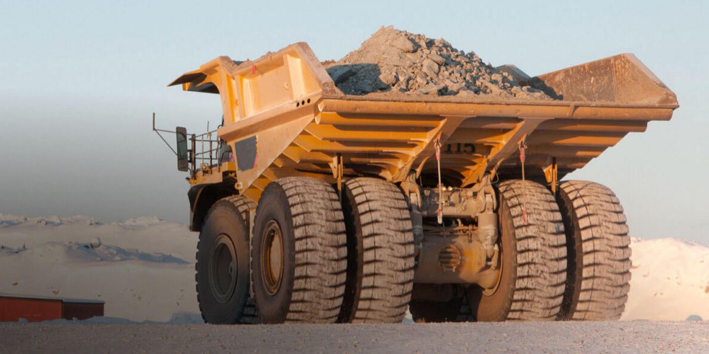 A rigid dump truck equipped with Bridgestone off-the-road tyres