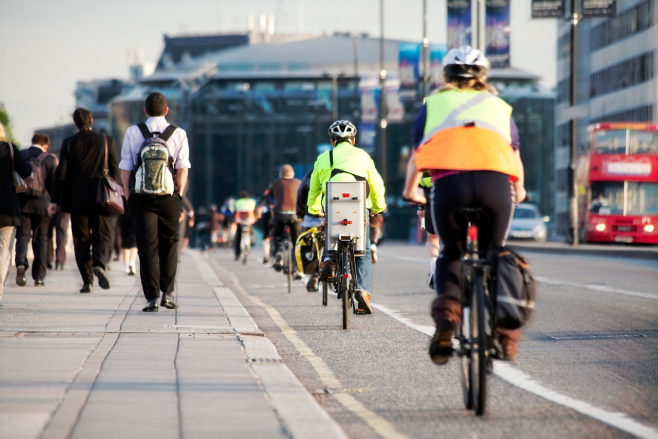 commuters-on-foot-and-cycling