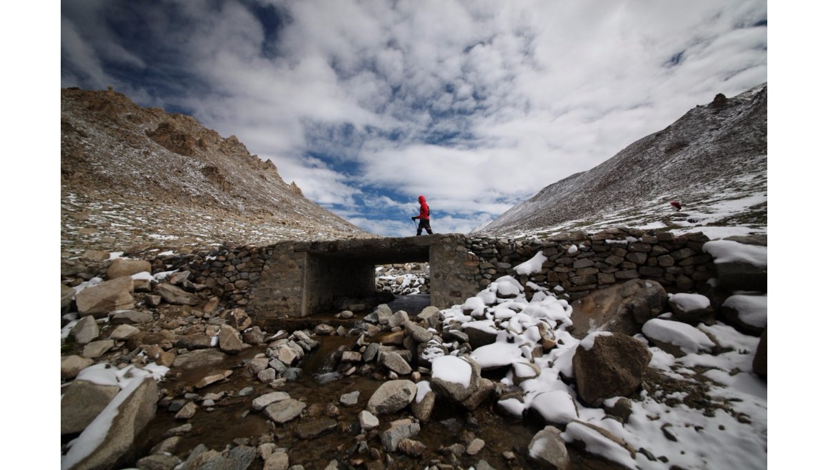 Bolhas? Frio? Neve? O maior desafio para os atletas que enfrentam “The High” nos Himalaias é a doença de altitude. Foto: La Ultra 333