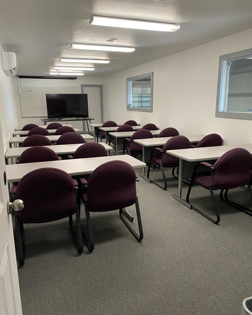 Equipped with a classroom and two (2) conference rooms, the spacing at Building G can support your next event. From executive meetings to product launches, UPG can accommodate.