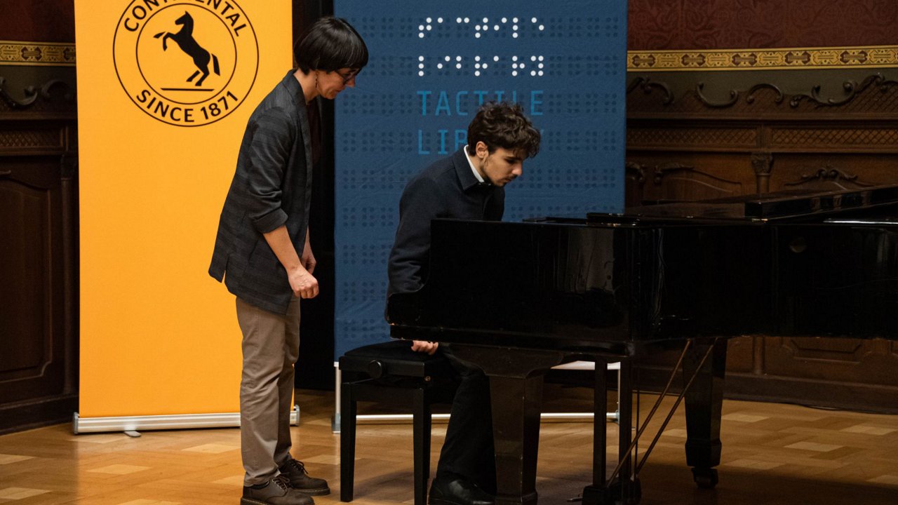Continental sprijină Tactile Library