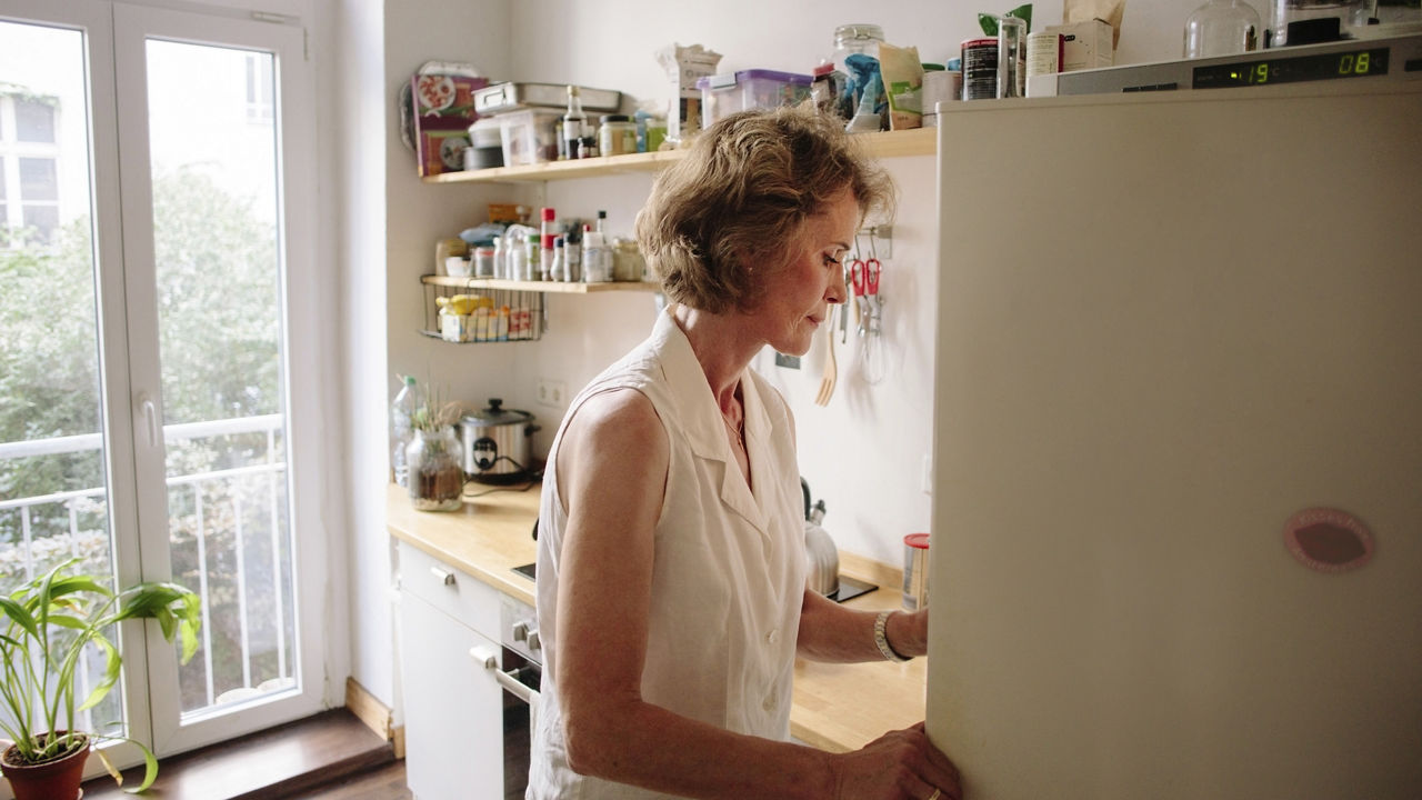 covid-19-elderly-woman-kitchen.jpg