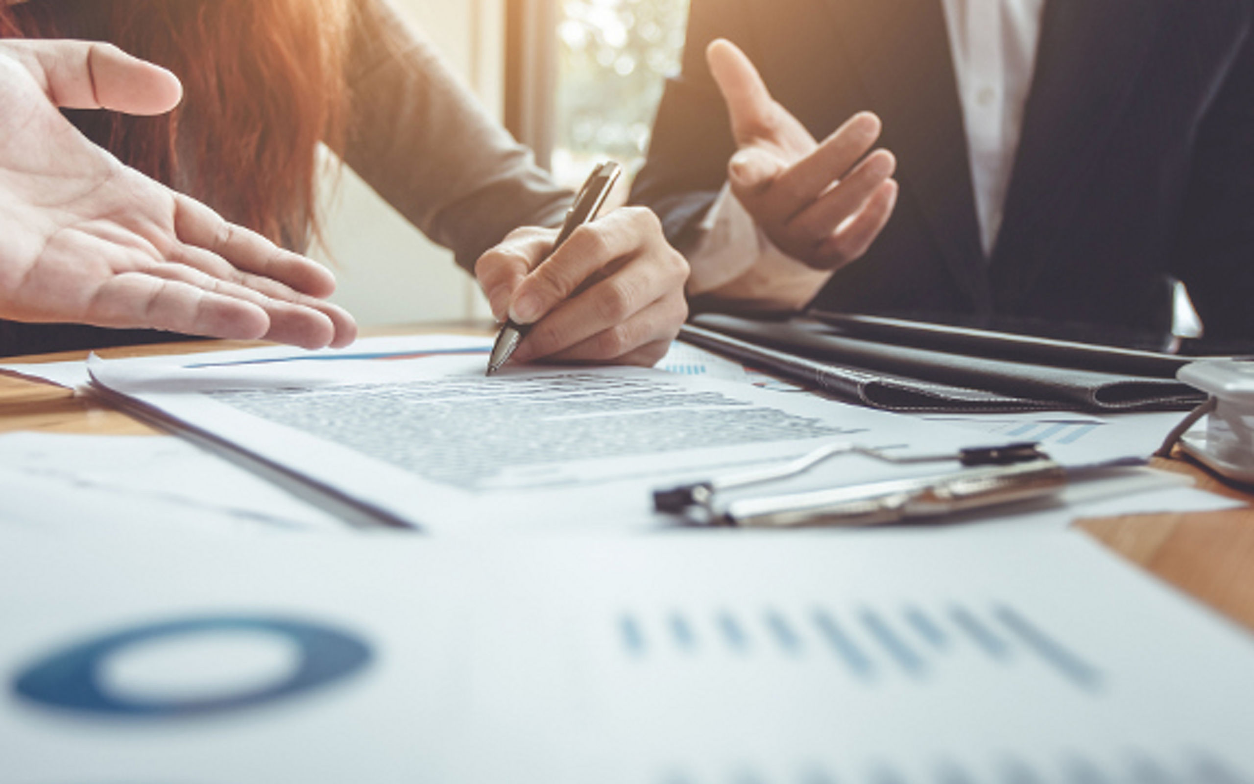 Business contract. agreement was signed co-investment business