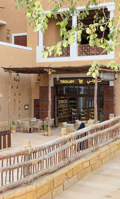 Trolley Diriyah Drinks Display
