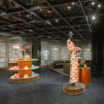 d-and-g-diriyah-boutique-interior