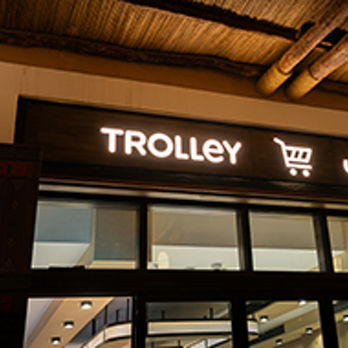trolley-diriyah-storefront