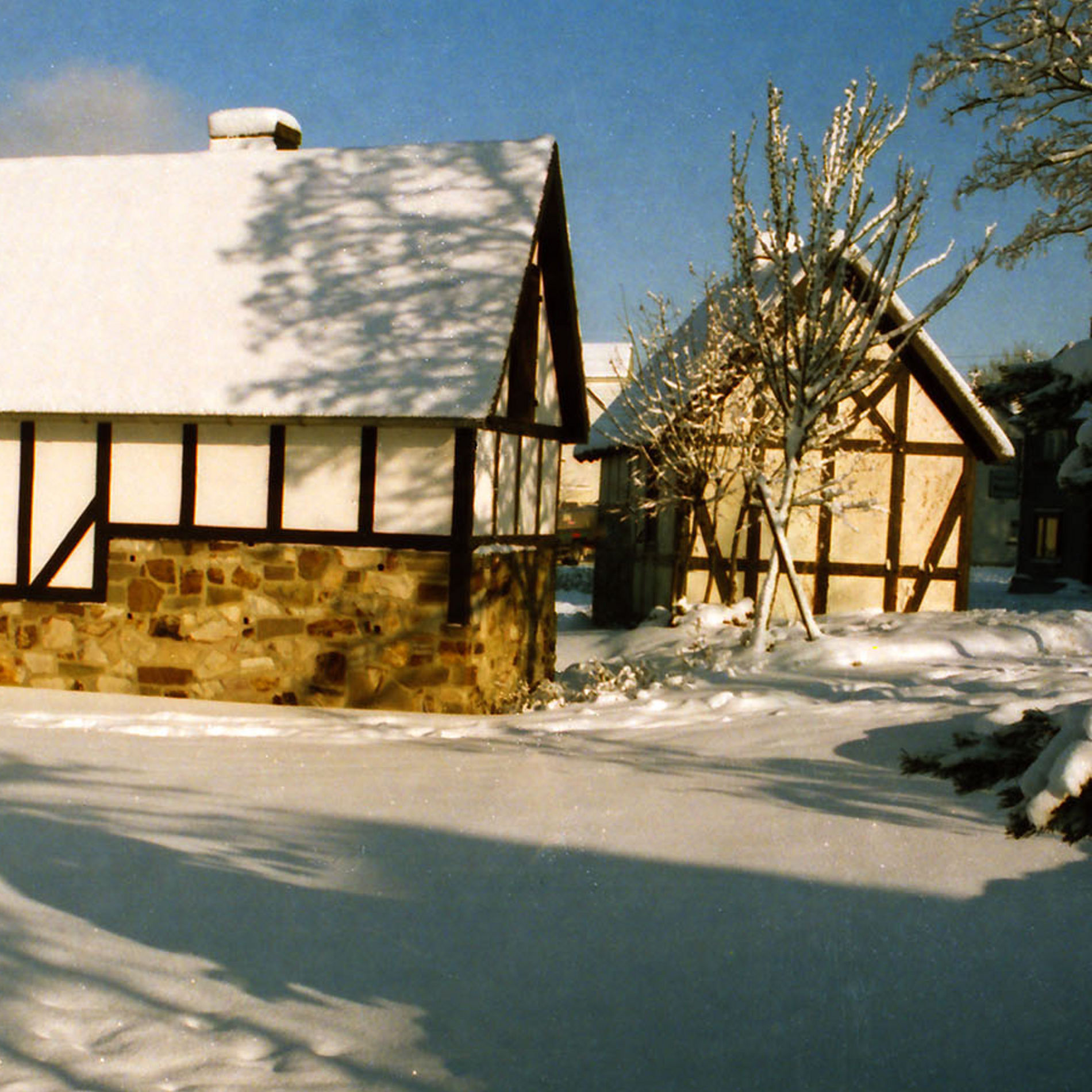 Backhaus im Schnee
