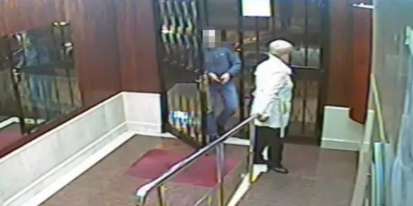 El atracador robaba a sus víctimas en el ascensor. Foto: EITB.