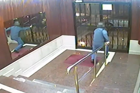 El atracador robaba a sus víctimas en el ascensor. Foto: EITB.