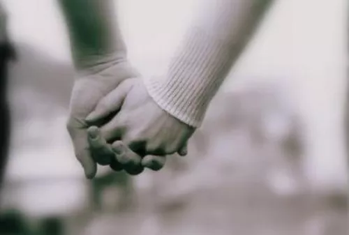bikote, pareja, eskuak, ilargipean