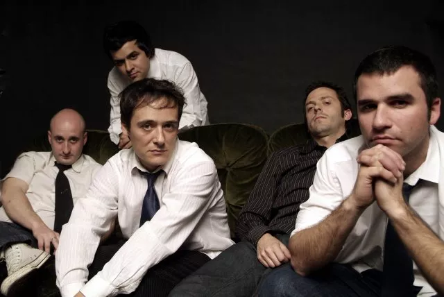 Love Of Lesbian taldearekin hitz egin dugu ''B Aldea''n