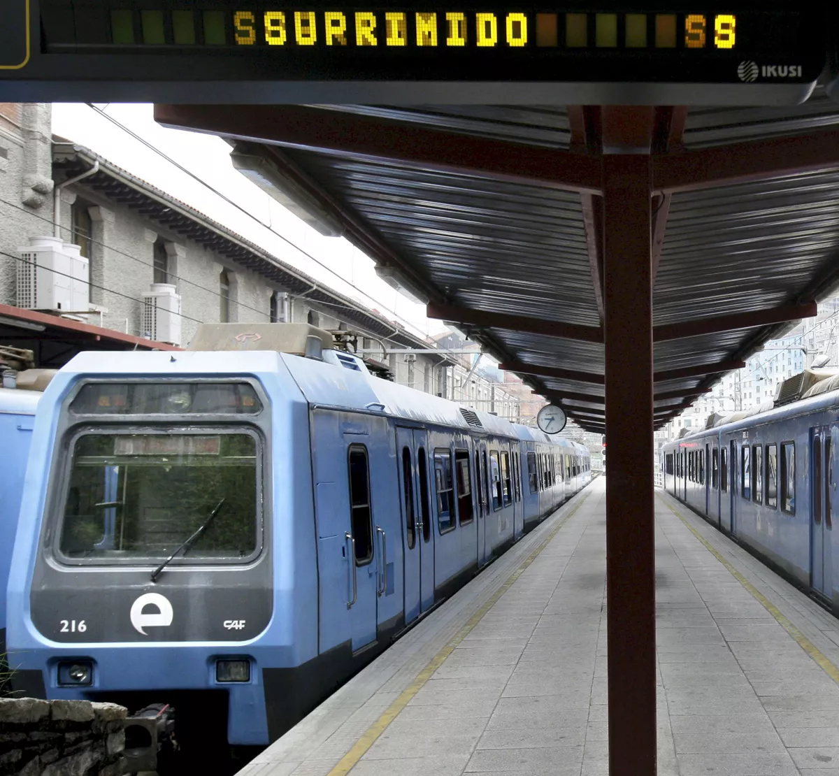 El Ararteko señala que el sistema ferroviario vasco es "prácticamente inaccesible"