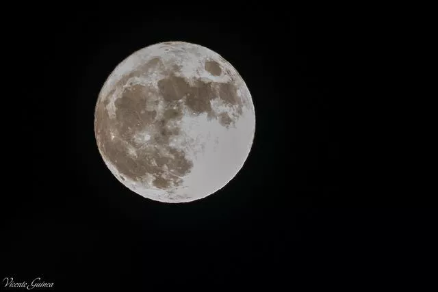 Superluna en Elgoibar. Foto: Vicente Guinea