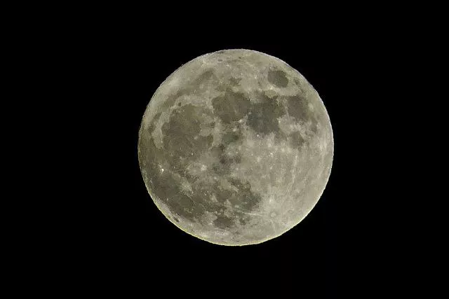 Superluna en Galdakao. Foto: Jose Luis Cazallas