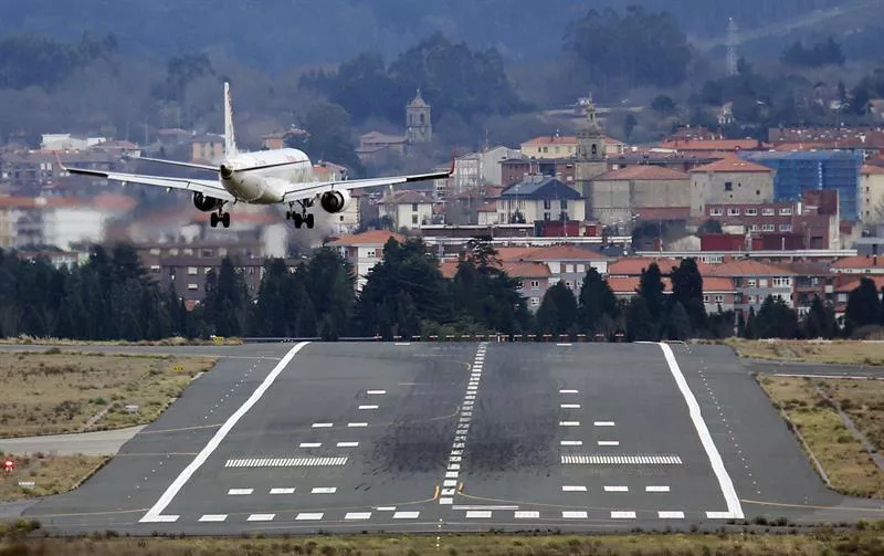 loiu viento haizea avión hegazkina EFE