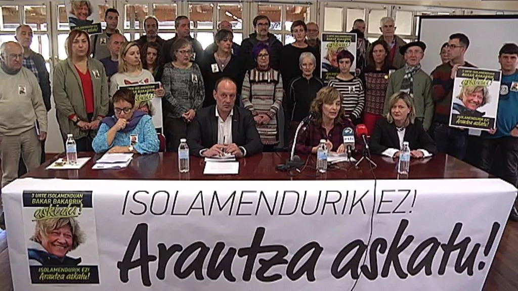 Arantza Zuluetaren askatasunaren aldeko plataformaren agerraldia. Argazkia: EiTB