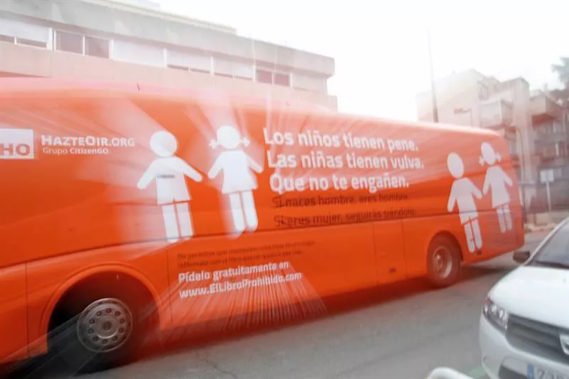 Autobús de Hazte Oír. EFE