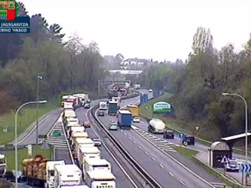 Colas en la AP-8, en Biriatu. Foto: Dirección de Tráfico