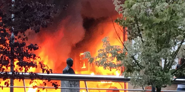 Incendio en el rocódromo de Igorre.  Foto: Eitb.eus